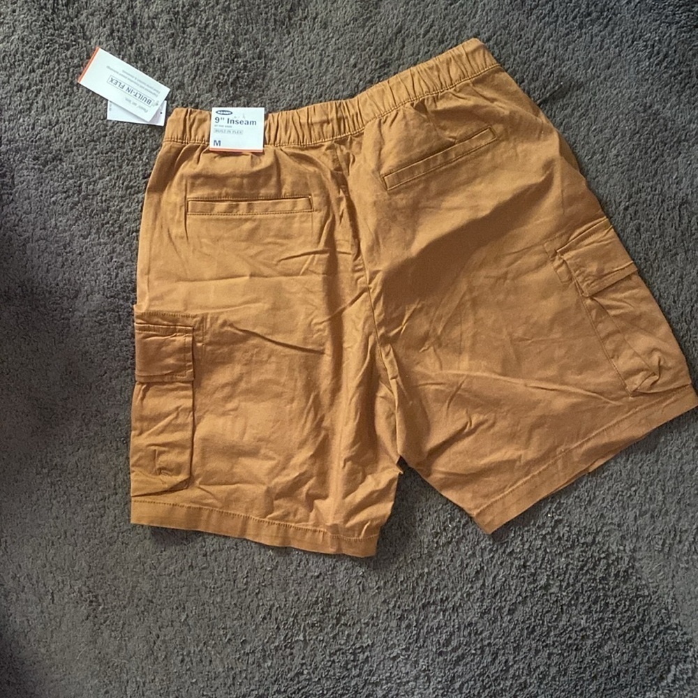 NWT Men’s Old Navy 9 inch inseam built in flex cargo shorts 🩳 - Picture 3 of 3